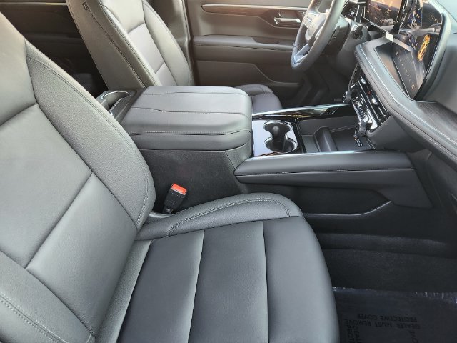 Used 2026 Chevrolet Tahoe Z71 w/ Comfort Package AWD/4WD image 19
