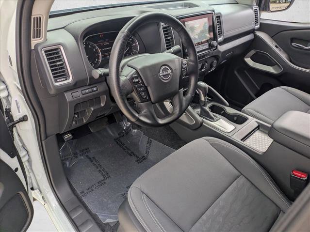 Used 2024 Nissan Frontier SV image 9