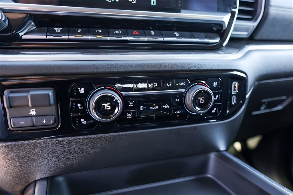 Used 2025 Chevrolet Silverado 2500 LTZ w/ LTZ Convenience Package image 17