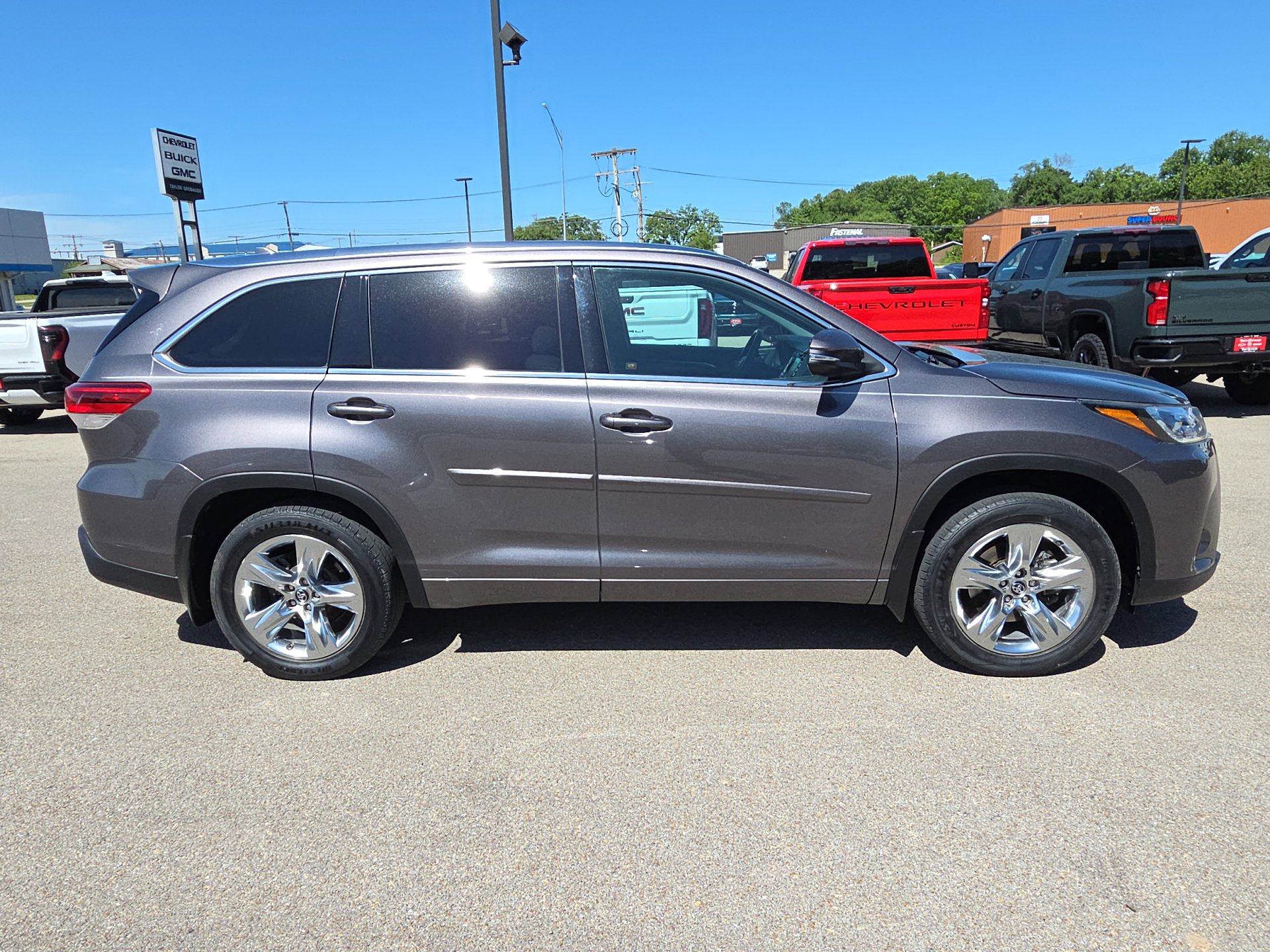 Used 2019 Toyota Highlander Limited AWD/4WD image 9
