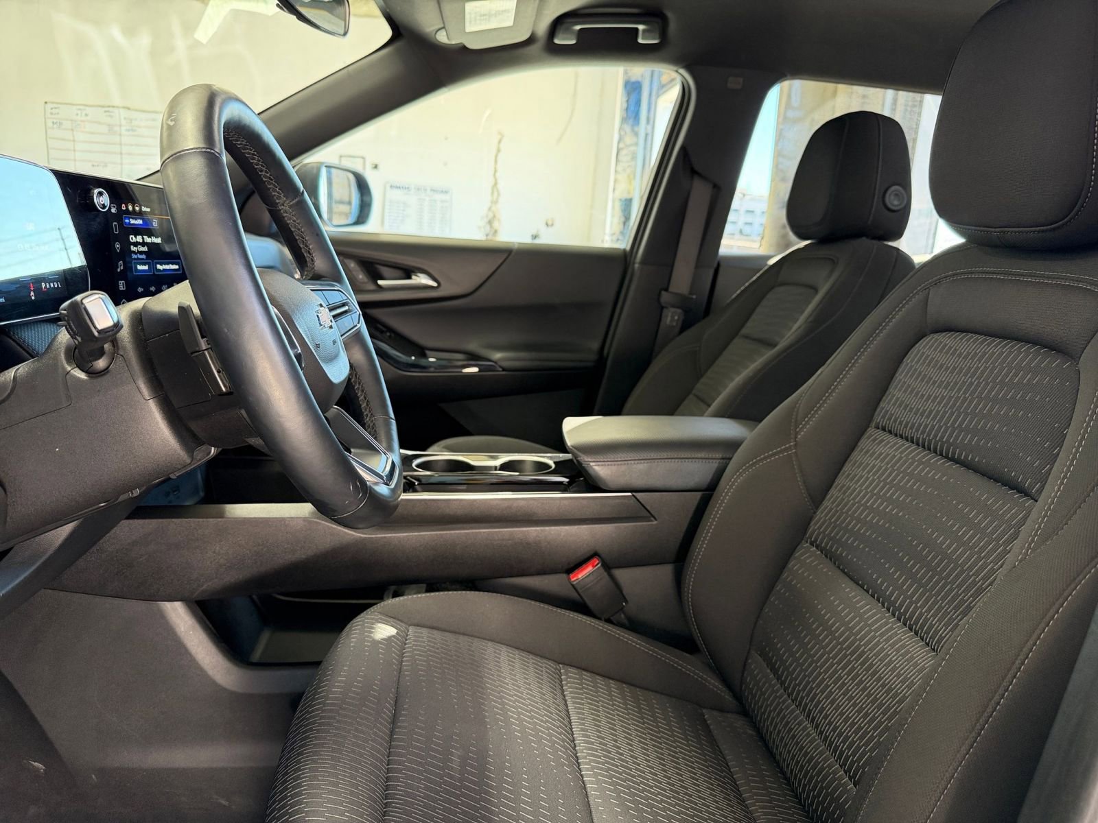 Used 2025 Chevrolet Equinox LT image 25