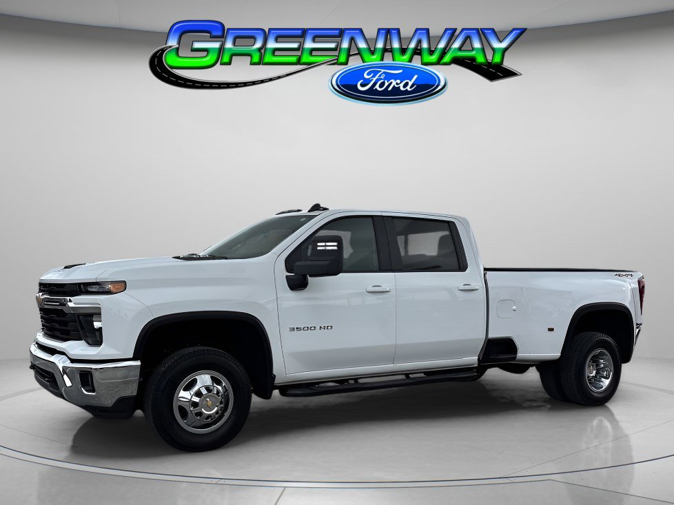 Used 2025 Chevrolet Silverado 3500 LT image 1