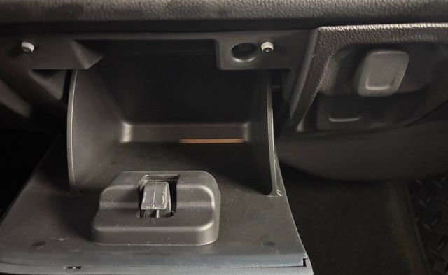 Used 2018 Chevrolet Silverado 1500 LT w/ All Star Edition image 31