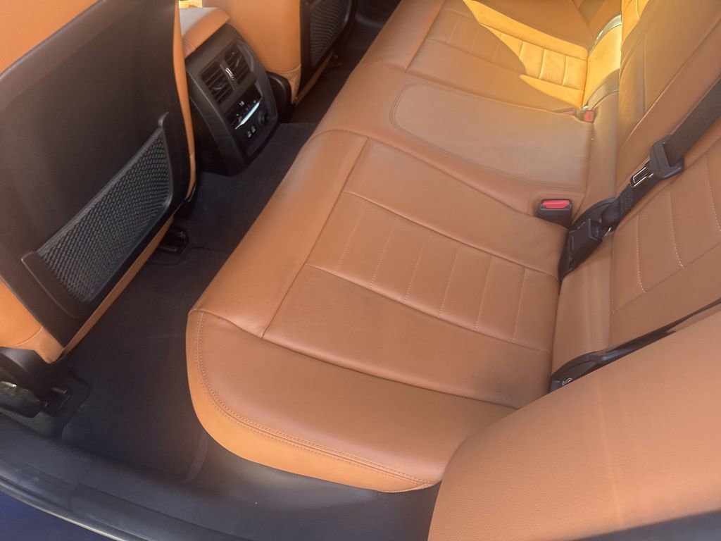 Used 2020 BMW 330i Sedan w/ Premium Package image 13