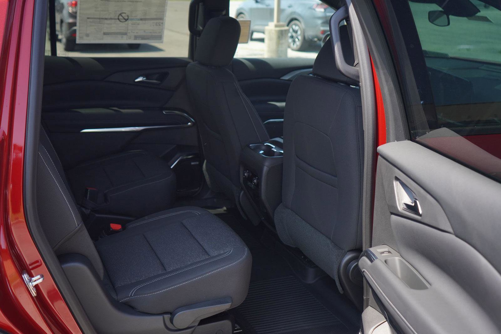 New 2025 Chevrolet Traverse LT w/ Enhanced Driving Package image 29