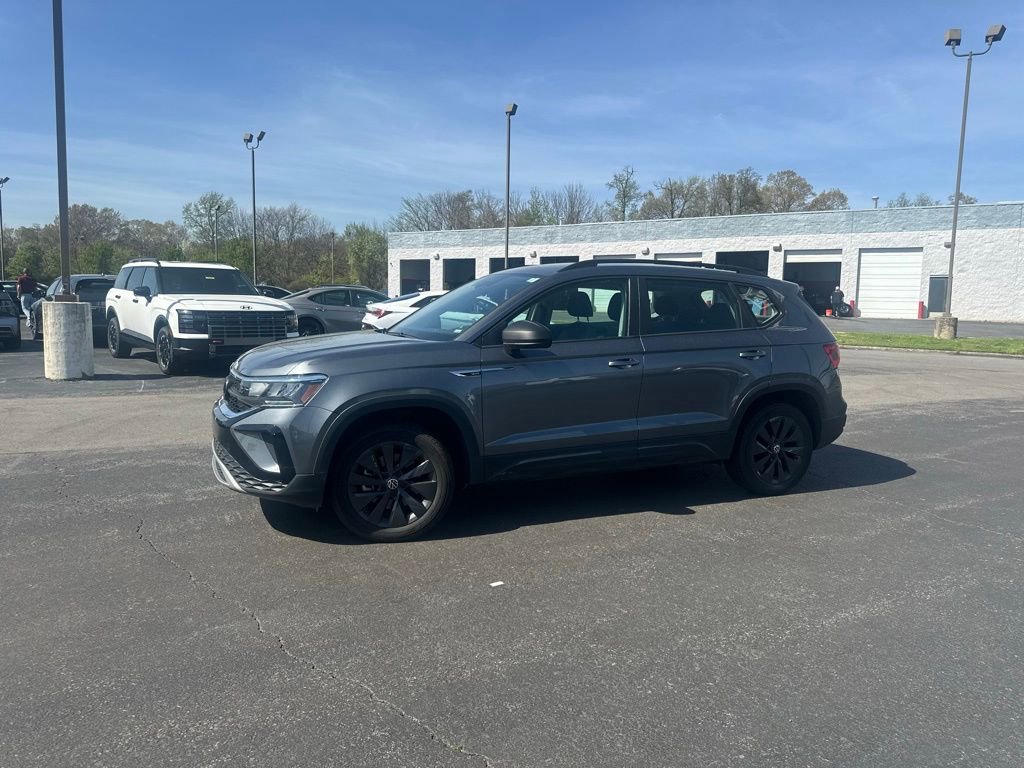 Used 2024 Volkswagen Taos S image 11