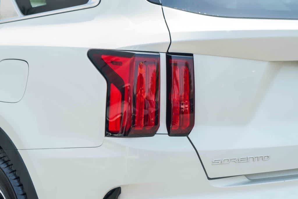 Certified 2023 Kia Sorento SX Prestige AWD/4WD image 7
