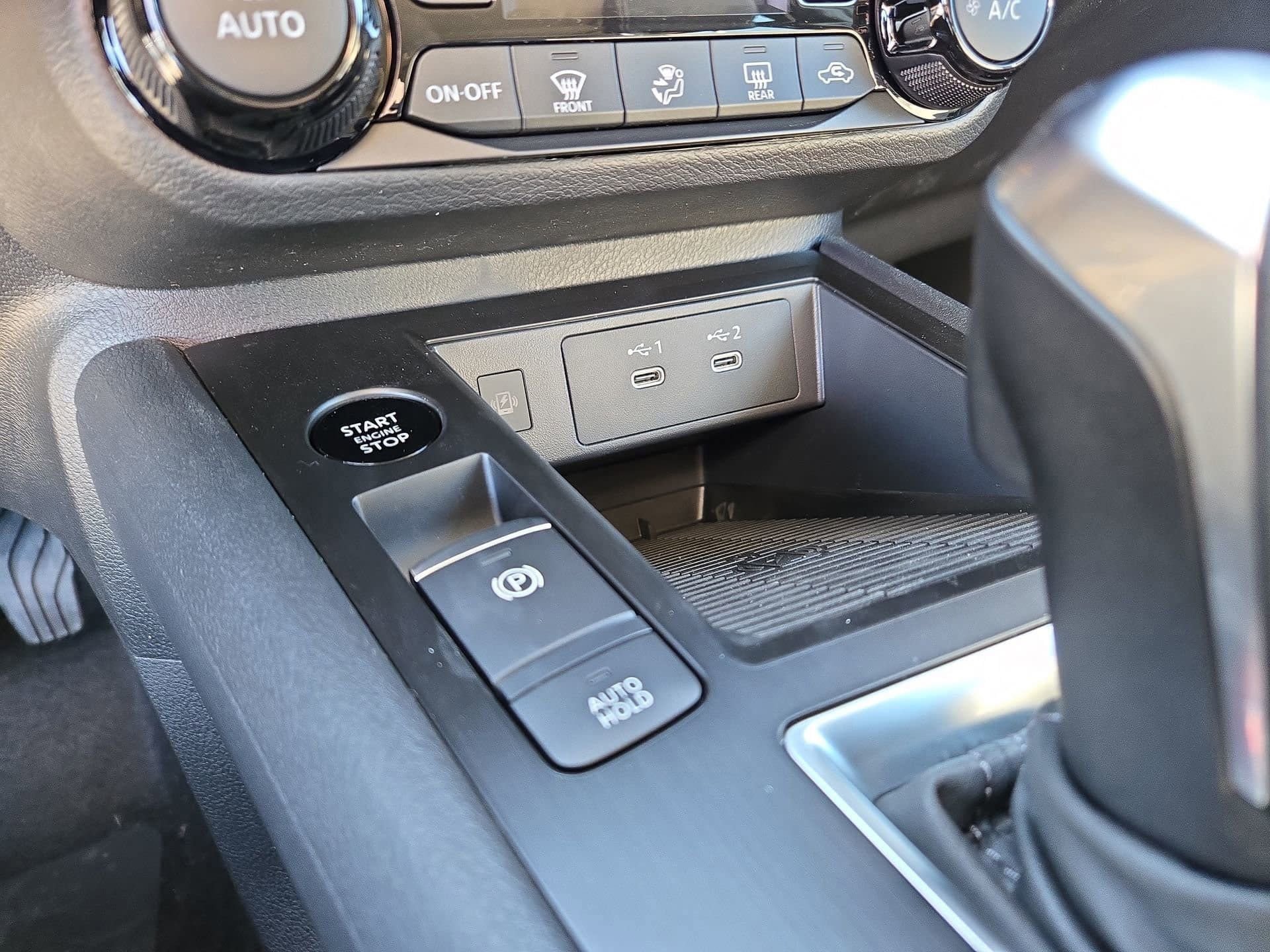 New 2026 Nissan Kicks SV w/ SV Premium Package FWD image 28