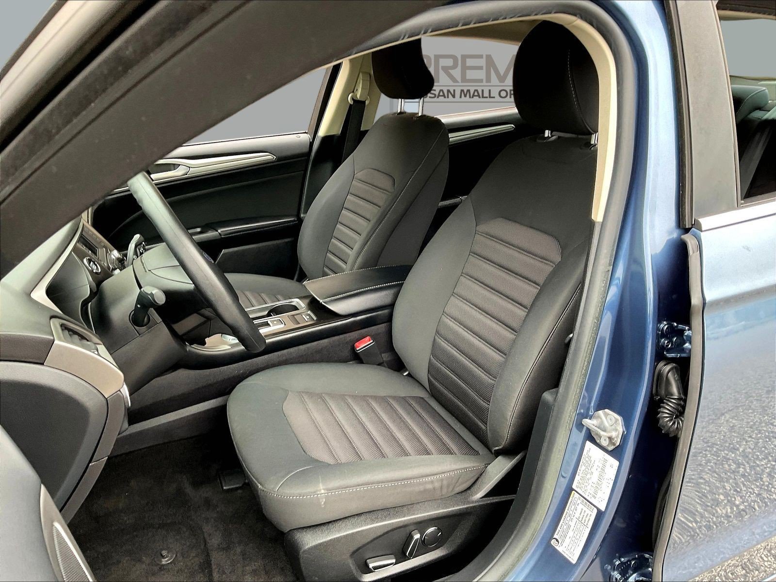 Used 2018 Ford Fusion SE FWD image 23