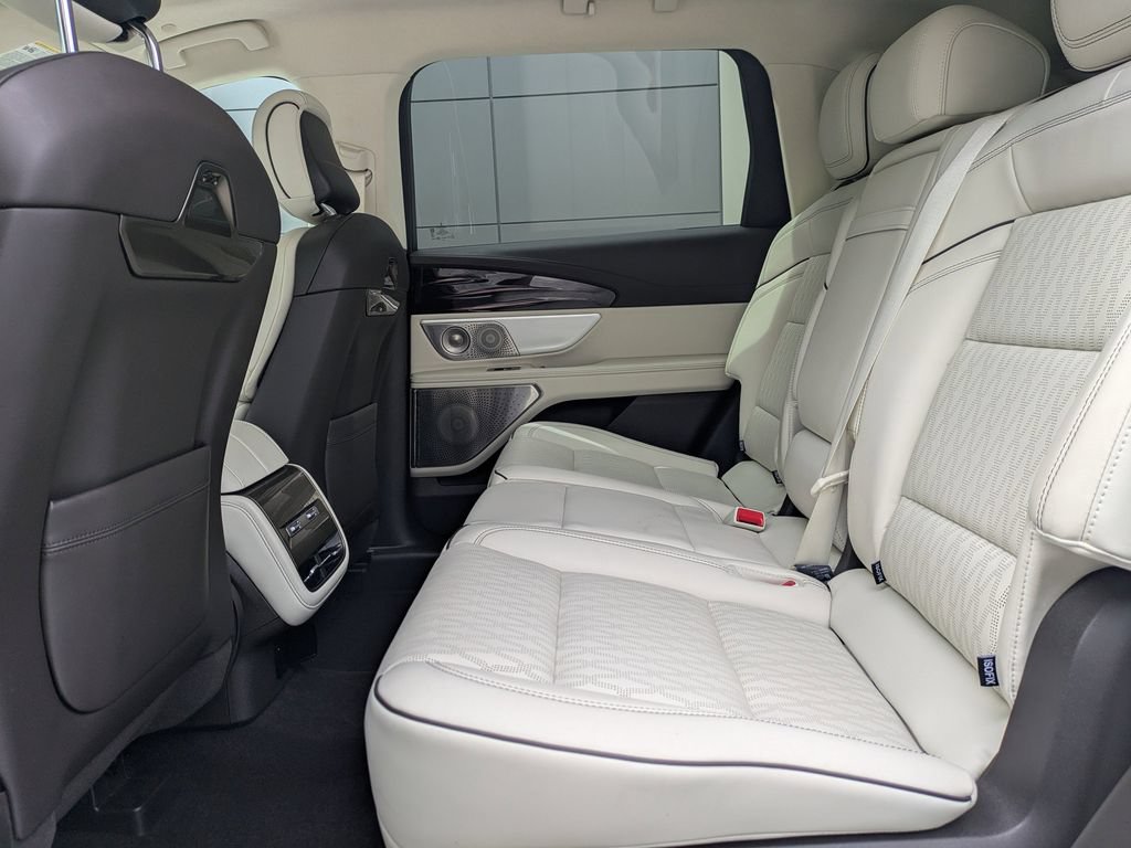 Certified 2024 Lincoln Nautilus Black Label AWD/4WD image 16