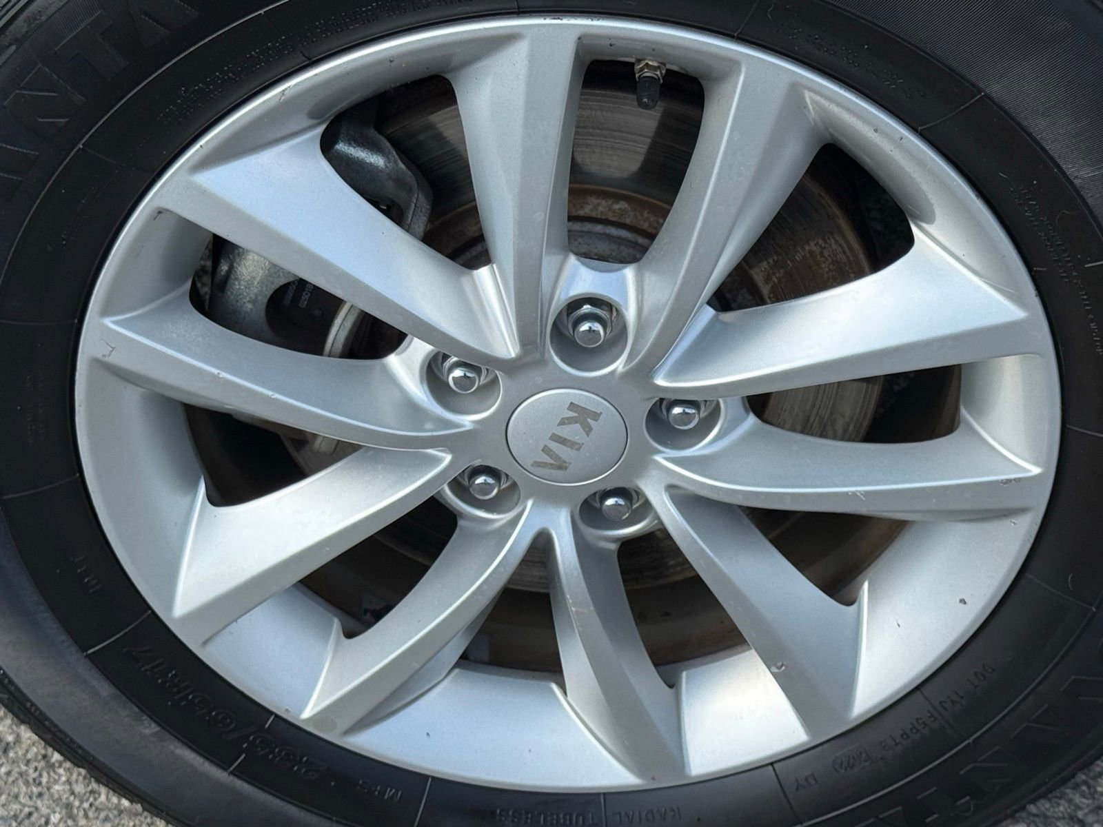 Used 2017 Kia Sorento LX w/ LX Convenience Package image 42