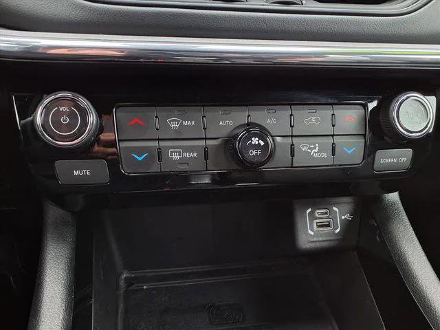 Certified 2022 Jeep Compass Limited w/ (RED) Package image 28