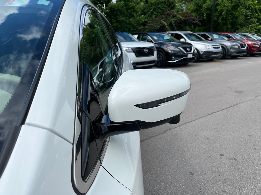 Used 2018 Nissan Murano Platinum w/ Cargo Package FWD image 32