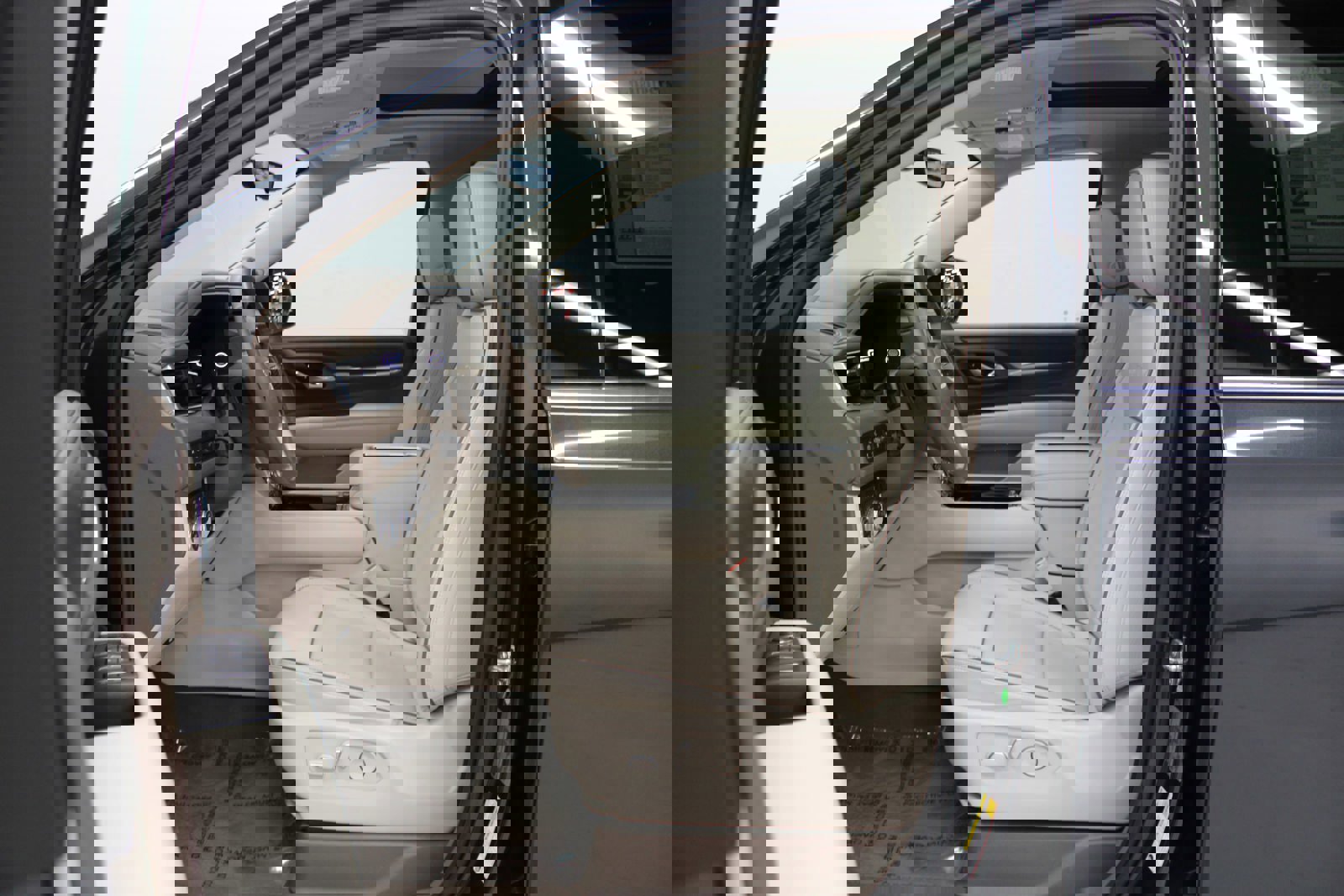 Used 2022 GMC Yukon Denali w/ Denali Premium Package image 19