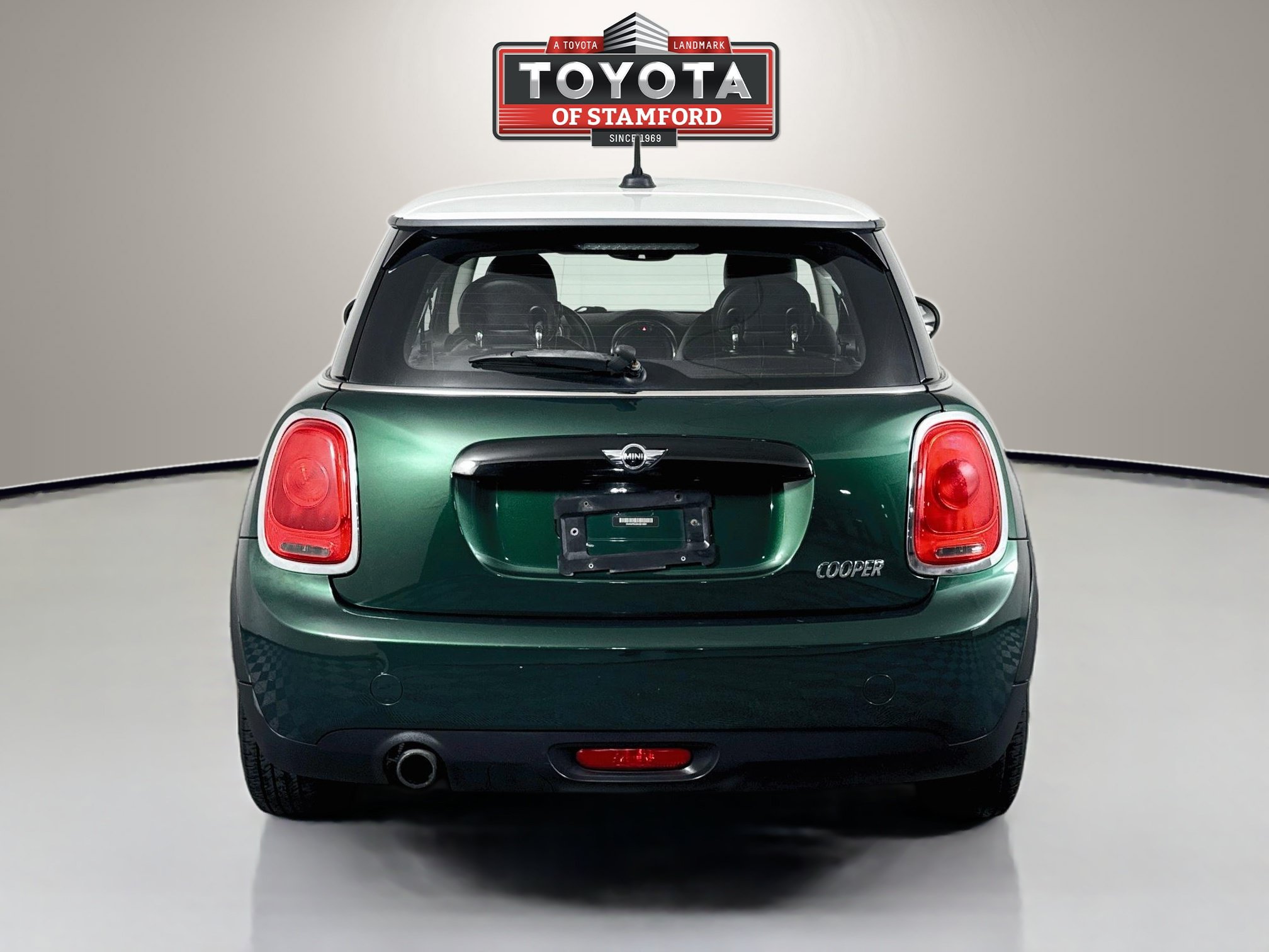 Used 2017 MINI Cooper 2-Door Hardtop FWD image 6