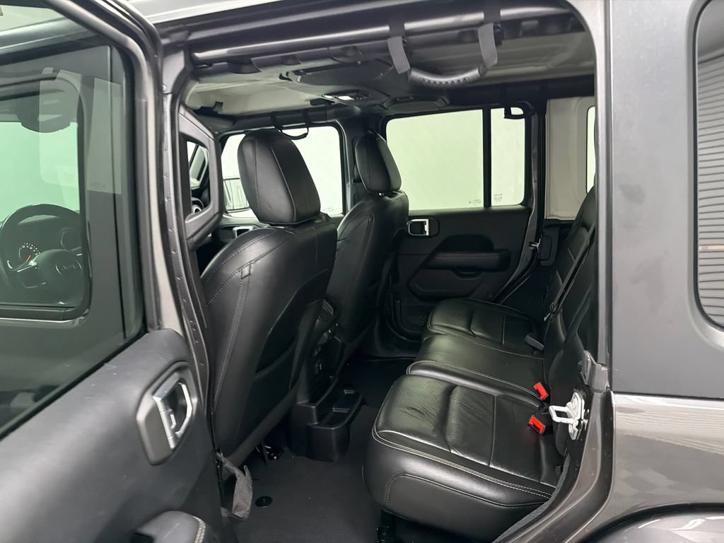 Used 2018 Jeep Wrangler Unlimited Sahara AWD/4WD image 21