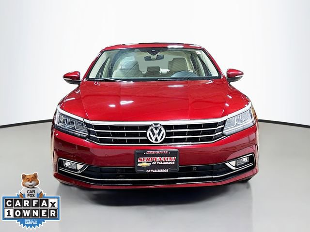 Used 2018 Volkswagen Passat 2.0T SEL Premium image 3