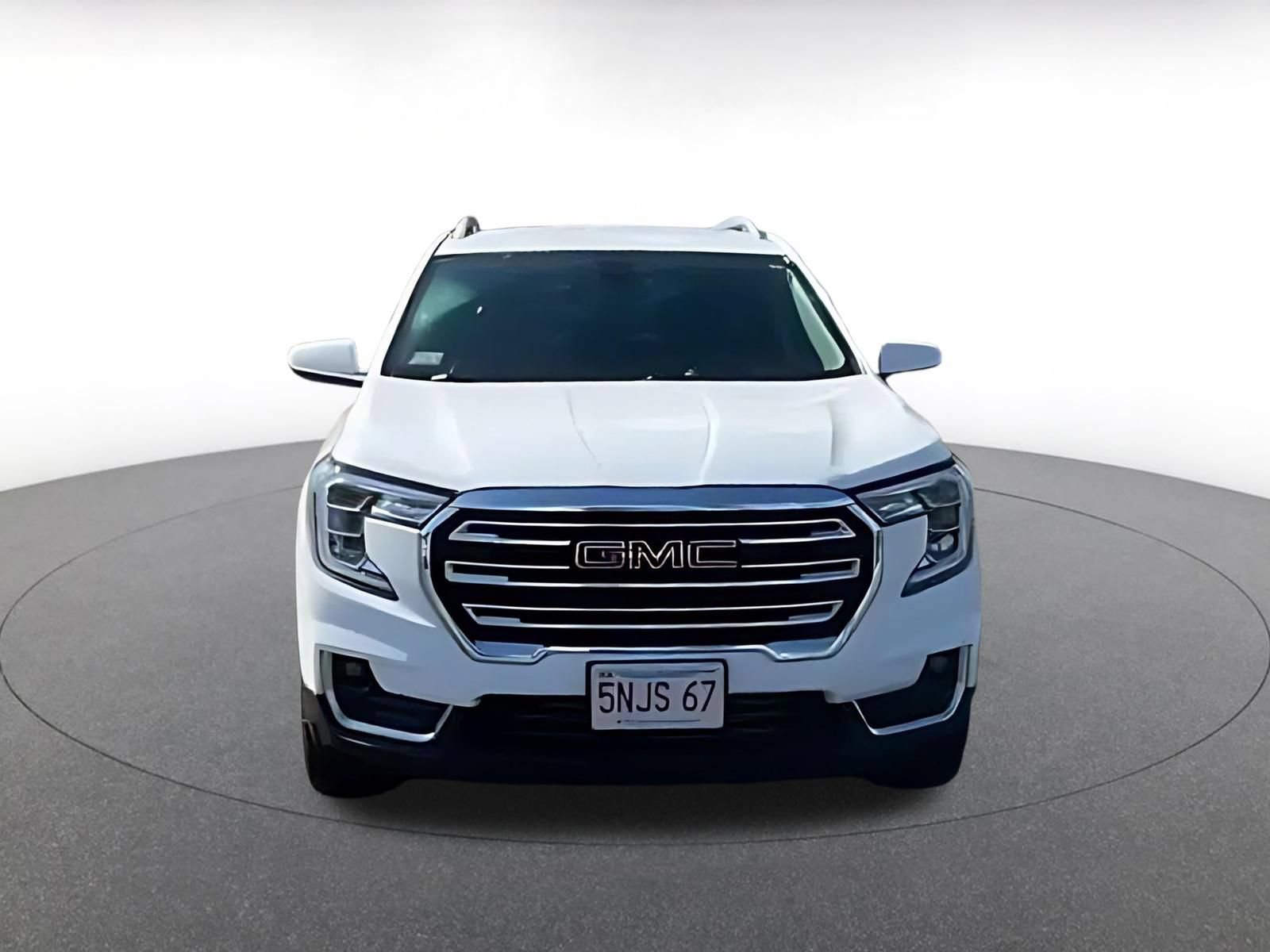 Used 2024 GMC Terrain SLT AWD/4WD image 4