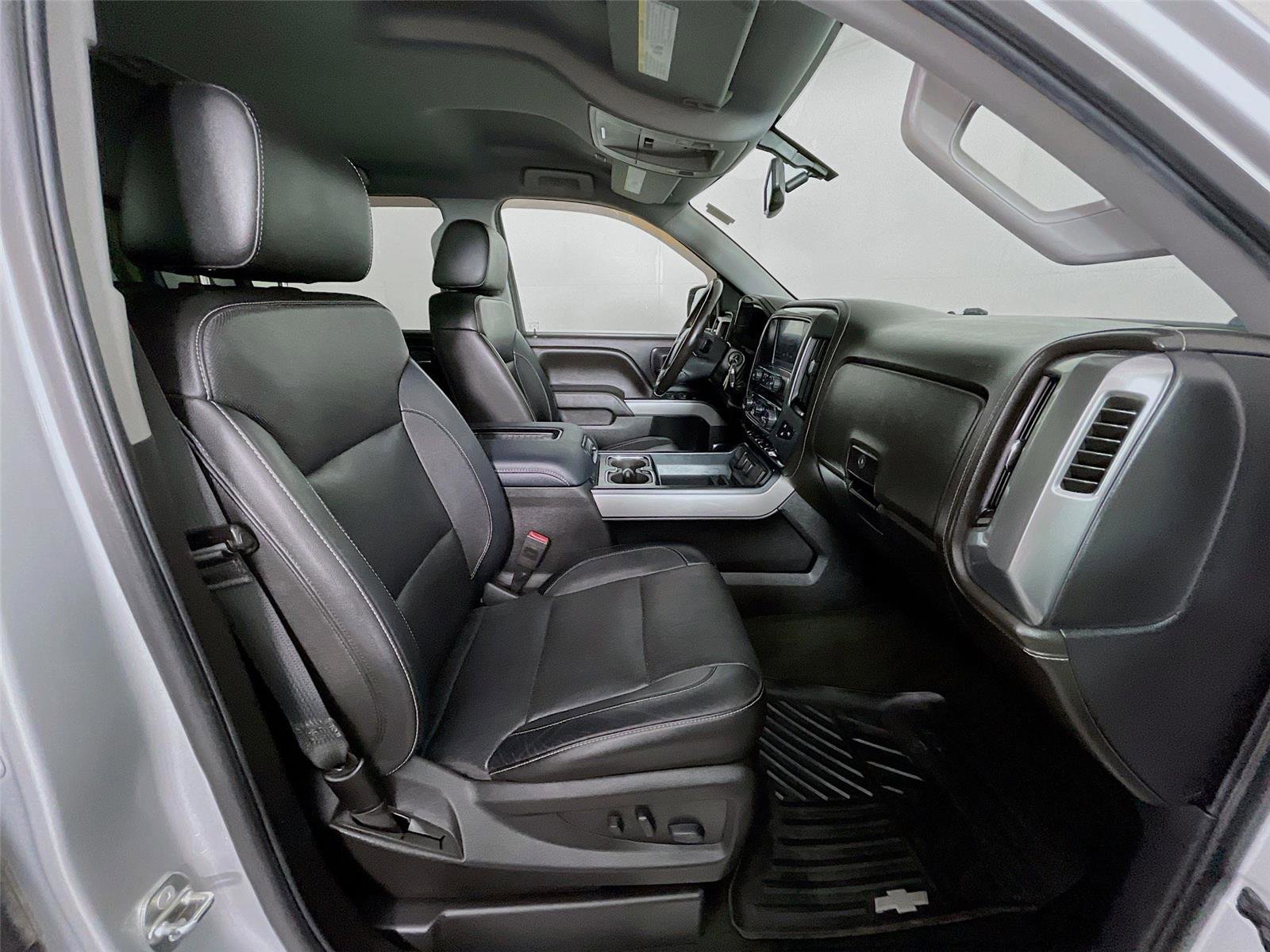 Used 2018 Chevrolet Silverado 1500 LTZ Z71 w/ Redline Edition image 31