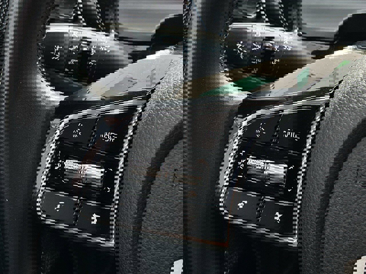 Used 2025 Kia Seltos S image 22