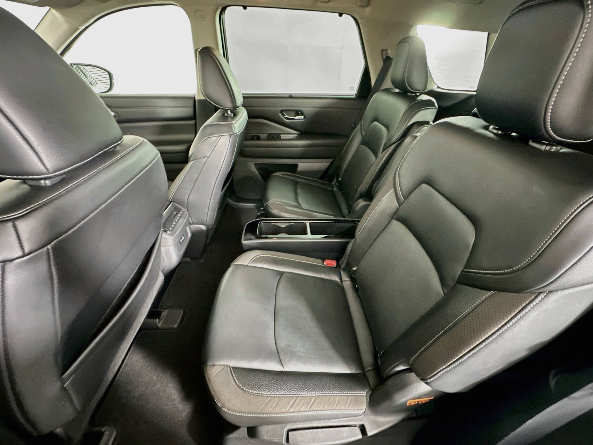Used 2022 Nissan Pathfinder SL w/ SL Premium Package FWD image 29