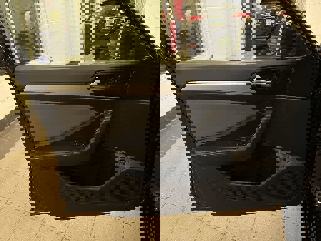 Used 2025 Volkswagen Jetta SE FWD image 30