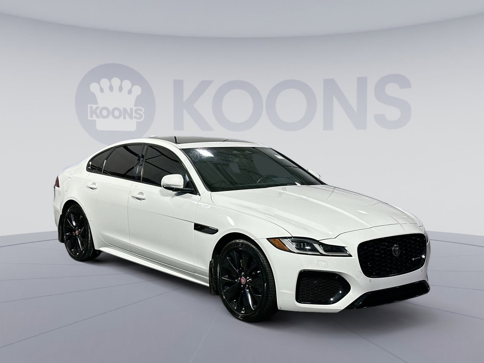 Used 2022 Jaguar XF R-Dynamic SE image 10