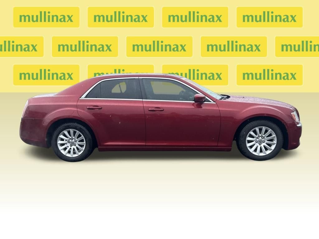 Used 2014 Chrysler 300 image 2