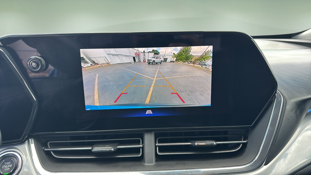Used 2025 Chevrolet Trax LT FWD image 12