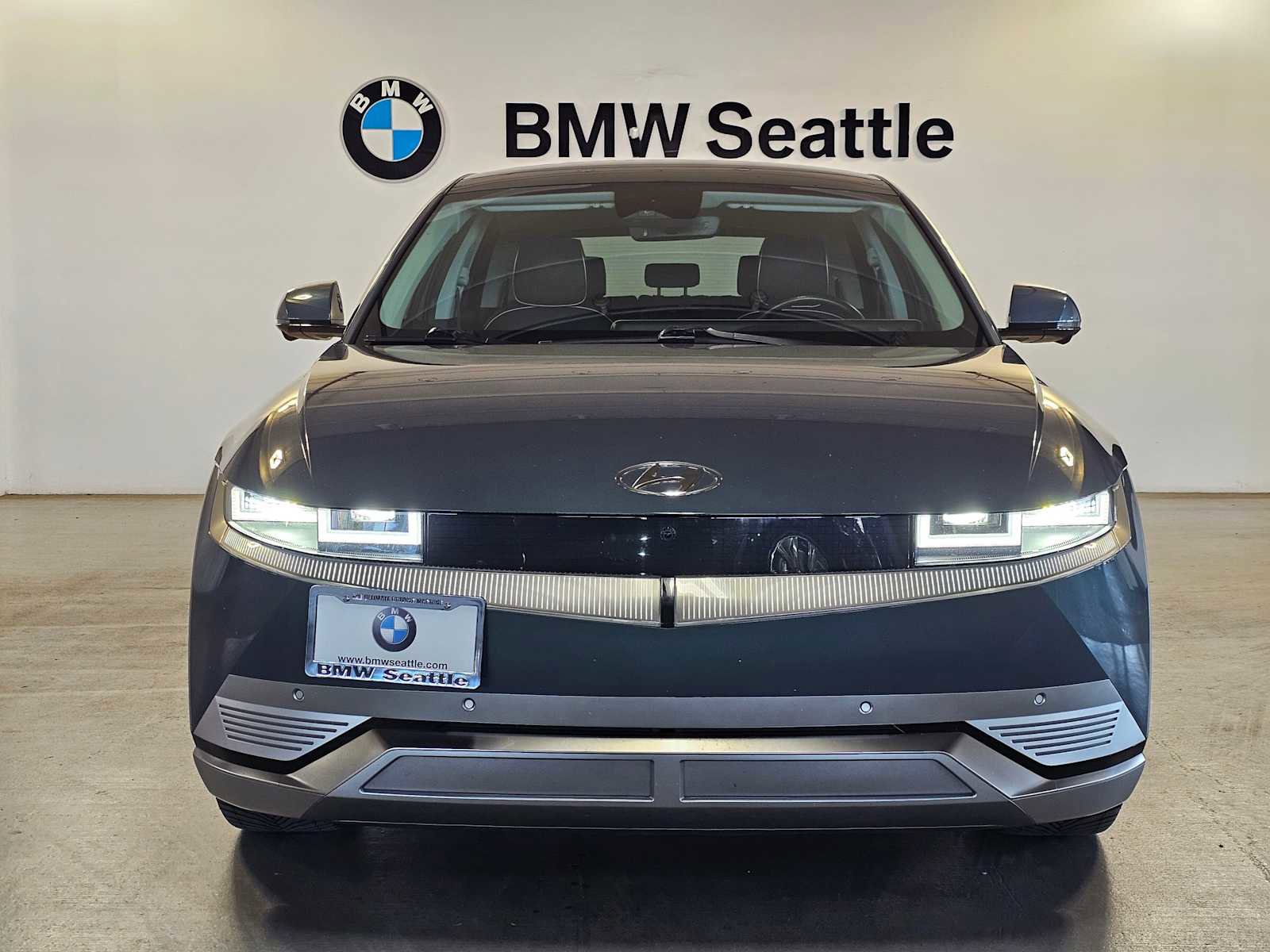 Used 2023 Hyundai Ioniq 5 Limited AWD/4WD image 6