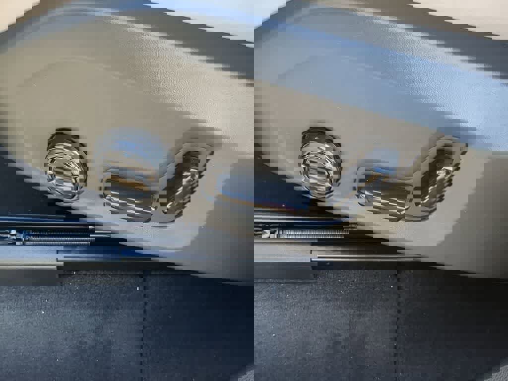 New 2026 Volvo XC60 T8 Plus w/ Protection Package Premier image 16