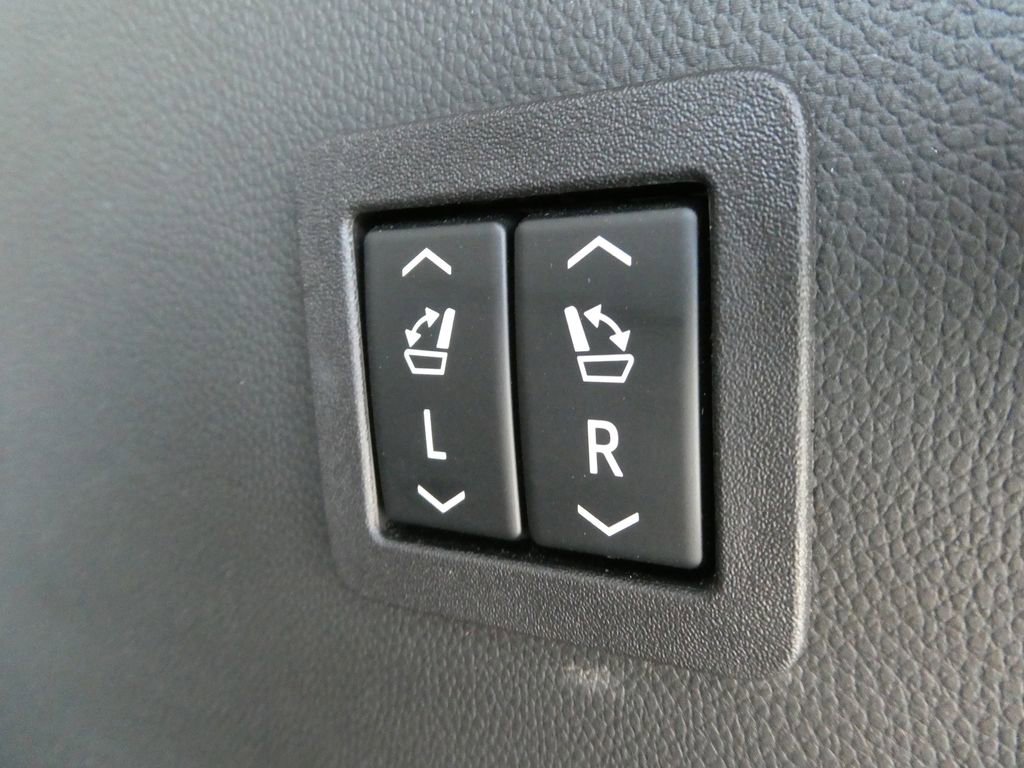 Certified 2021 Buick Enclave Avenir w/ Avenir Technology Package image 34