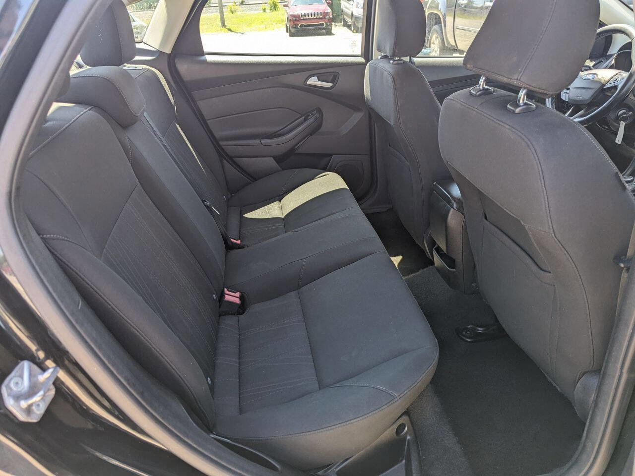 Used 2015 Ford Focus SE w/ SE Cold Weather Package image 16