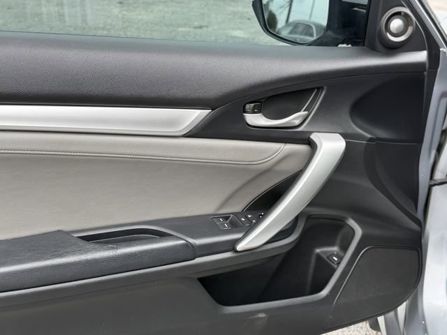 Used 2018 Honda Civic Touring image 12