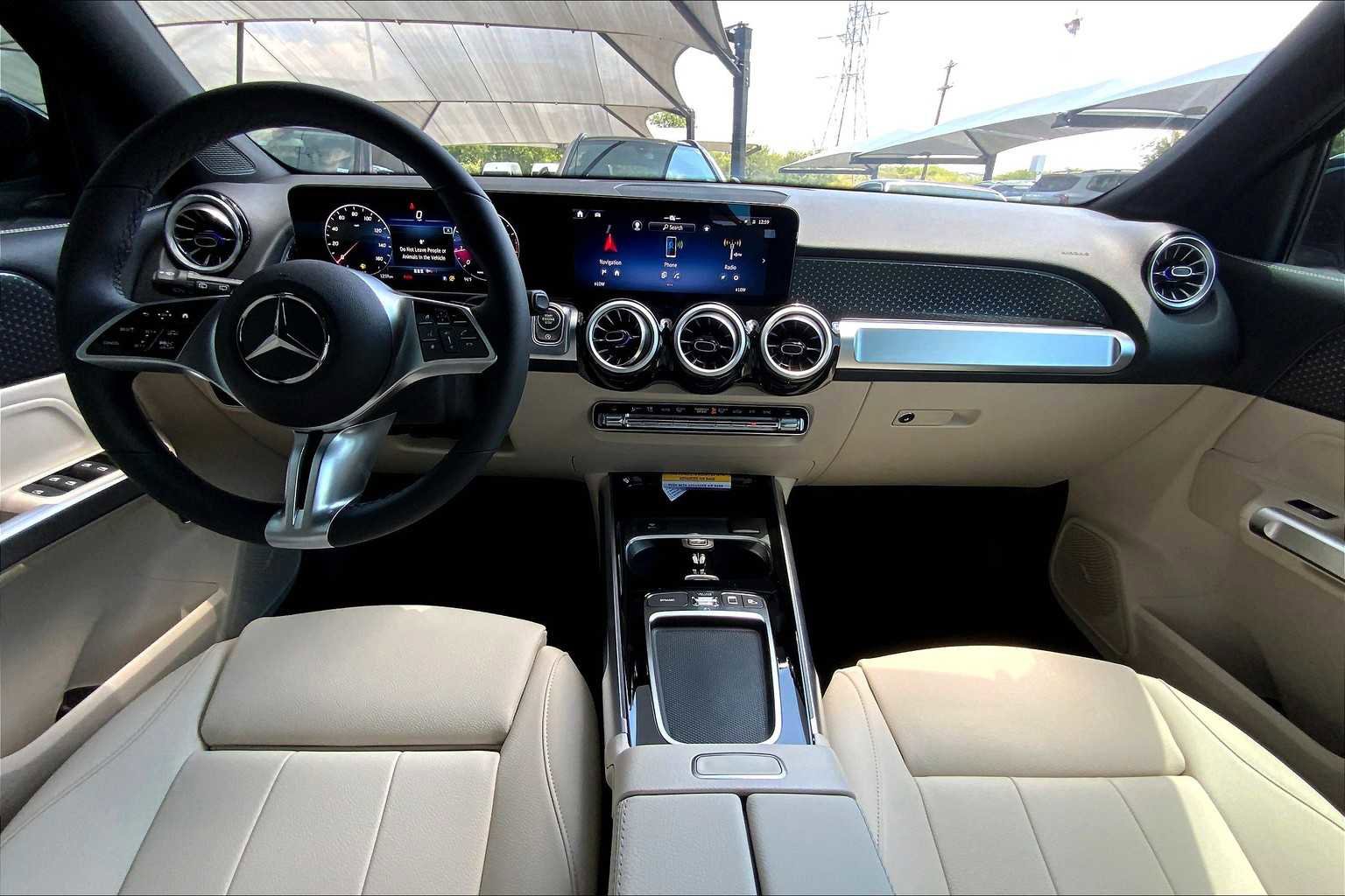 New 2025 Mercedes-Benz GLB 250 image 8