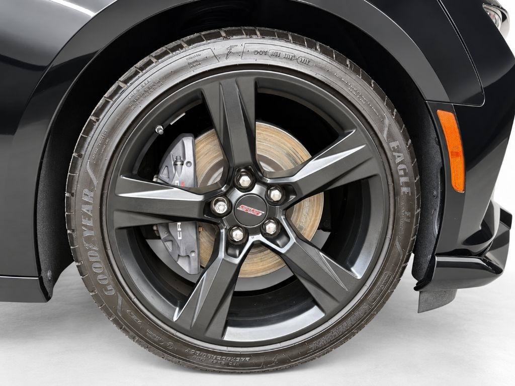 Used 2016 Chevrolet Camaro SS RWD image 10