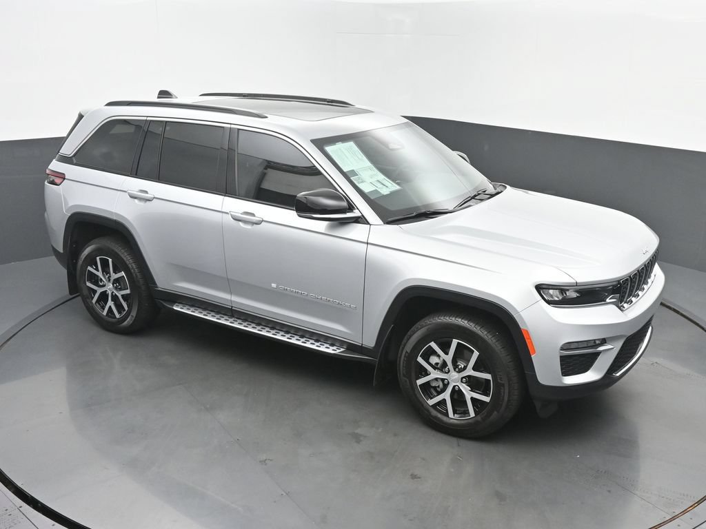 Used 2024 Jeep Grand Cherokee Limited AWD/4WD image 42