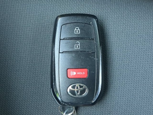 Certified 2025 Toyota Tacoma SR5 AWD/4WD image 33
