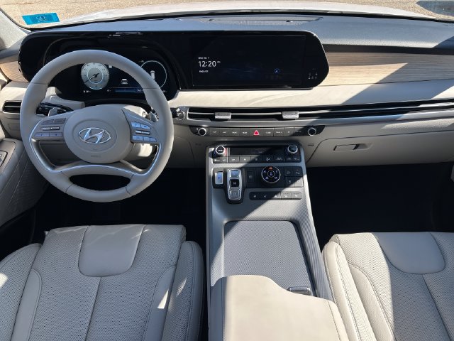 Used 2025 Hyundai Palisade Limited AWD/4WD image 18