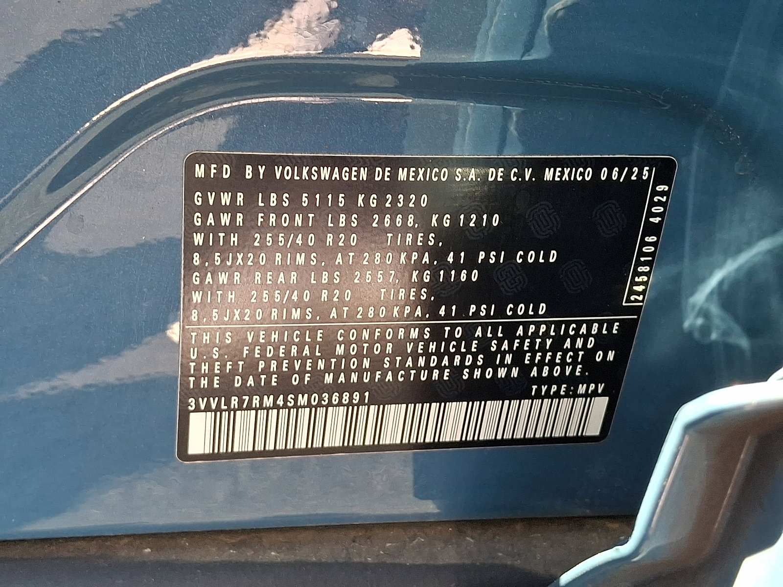 Certified 2025 Volkswagen Tiguan SEL R-Line AWD/4WD image 28