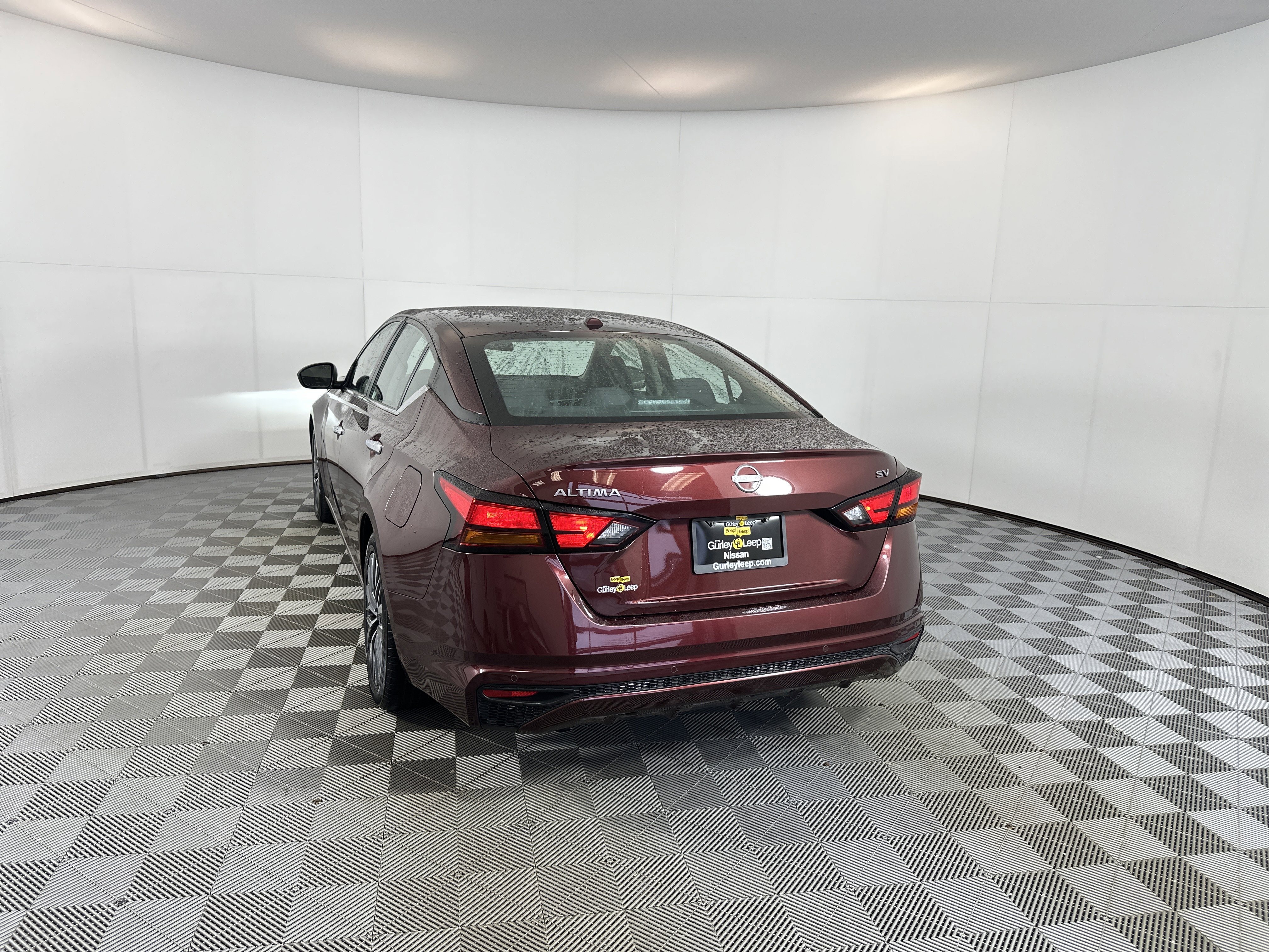 Used 2024 Nissan Altima 2.5 SV image 8