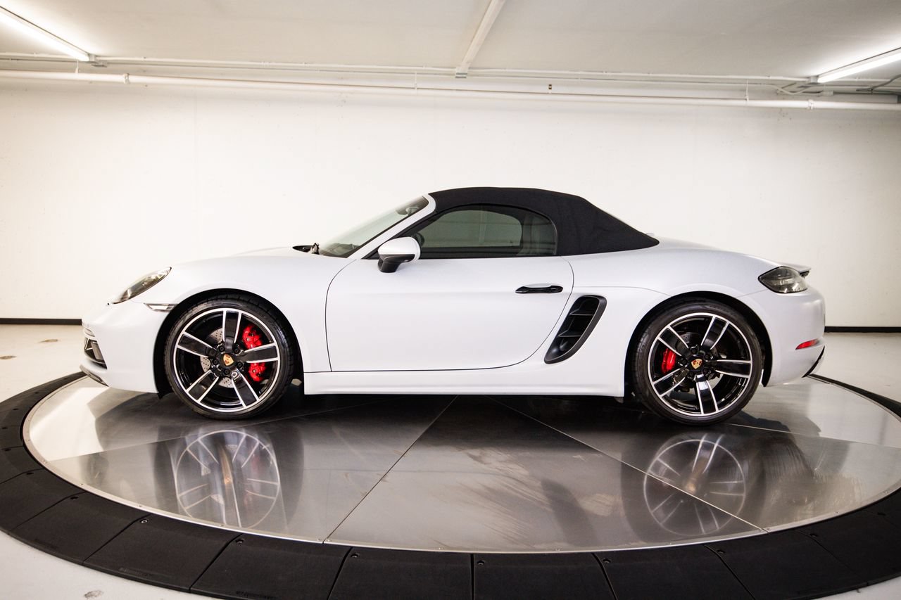 Certified 2024 Porsche 718 Boxster S RWD image 2