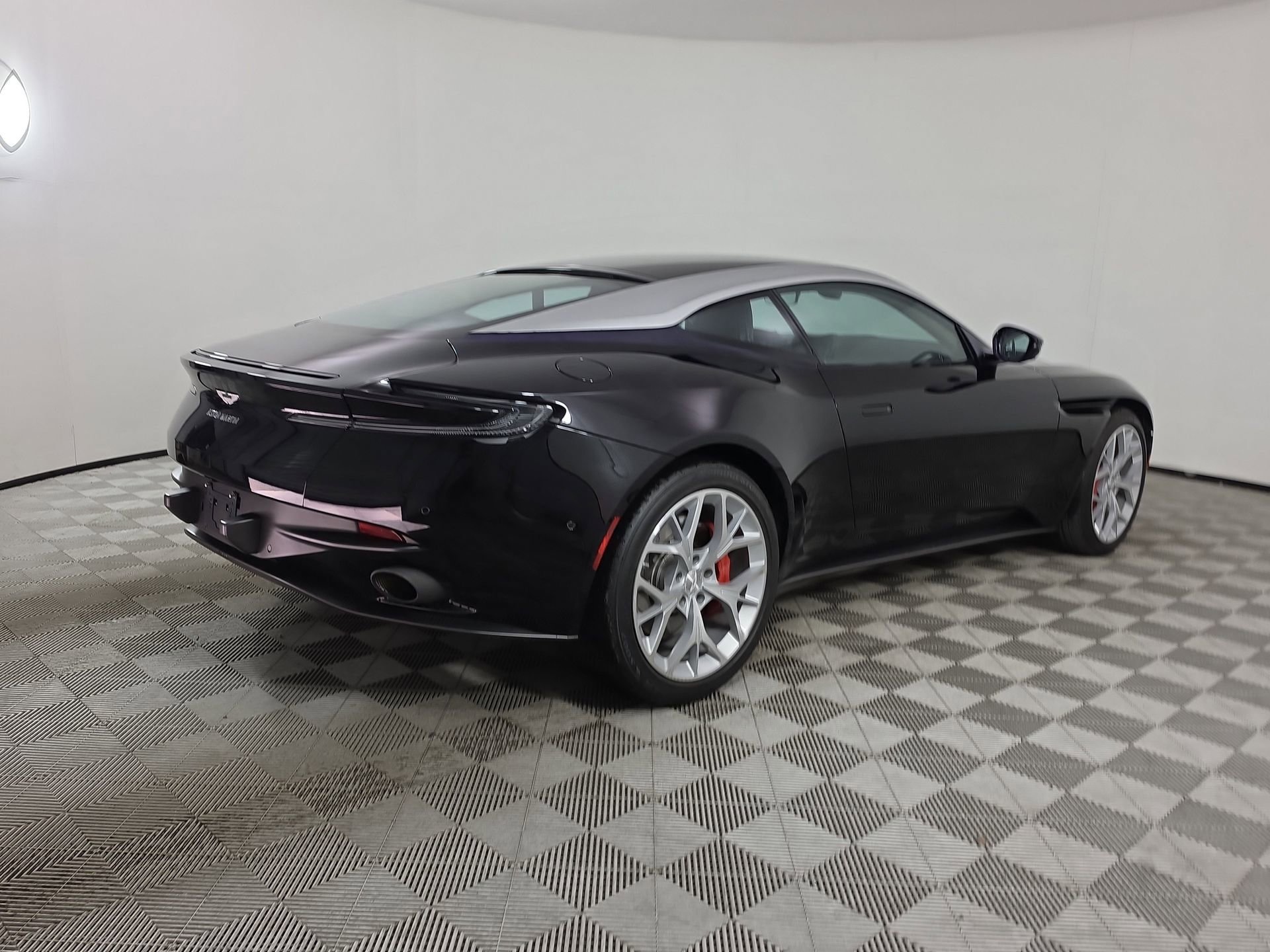 Used 2019 Aston Martin DB11 Coupe RWD image 7