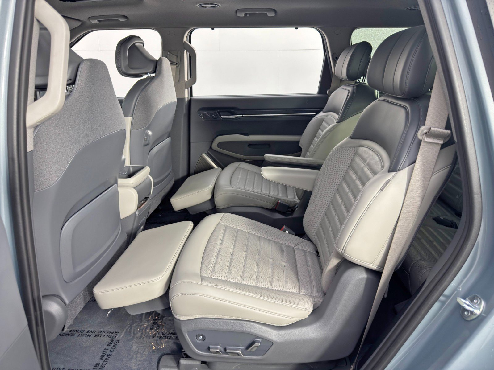 Used 2024 Kia EV9 Land image 47