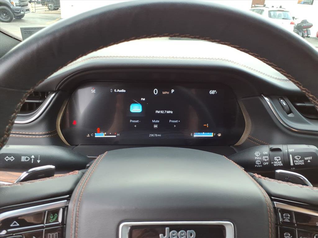 Used 2022 Jeep Grand Cherokee Summit AWD/4WD image 18