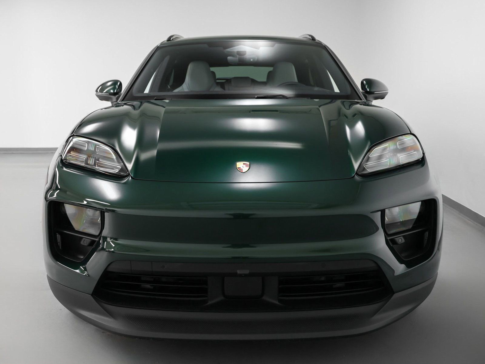 New 2025 Porsche Macan 4S Electric image 8