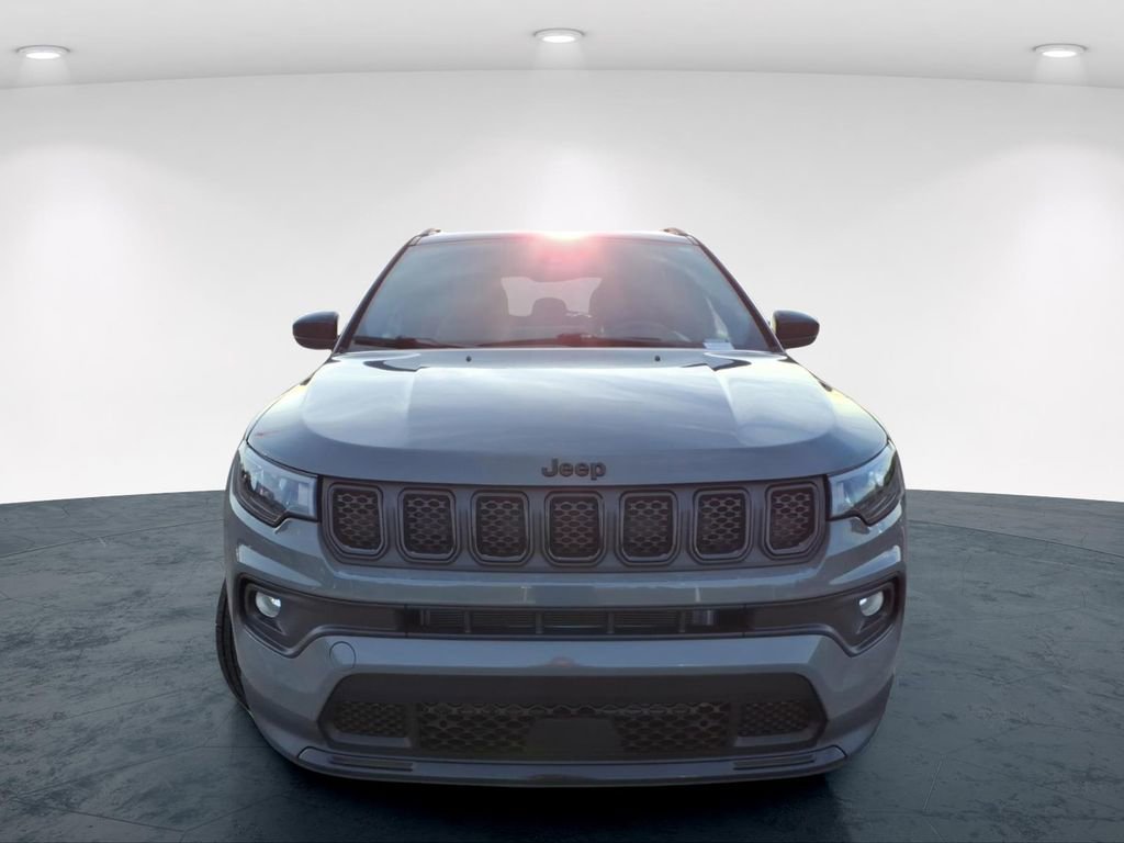 Used 2023 Jeep Compass Latitude w/ Convenience Group AWD/4WD image 4