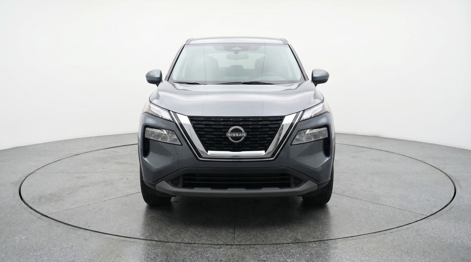 Used 2025 Nissan Rogue SV image 2