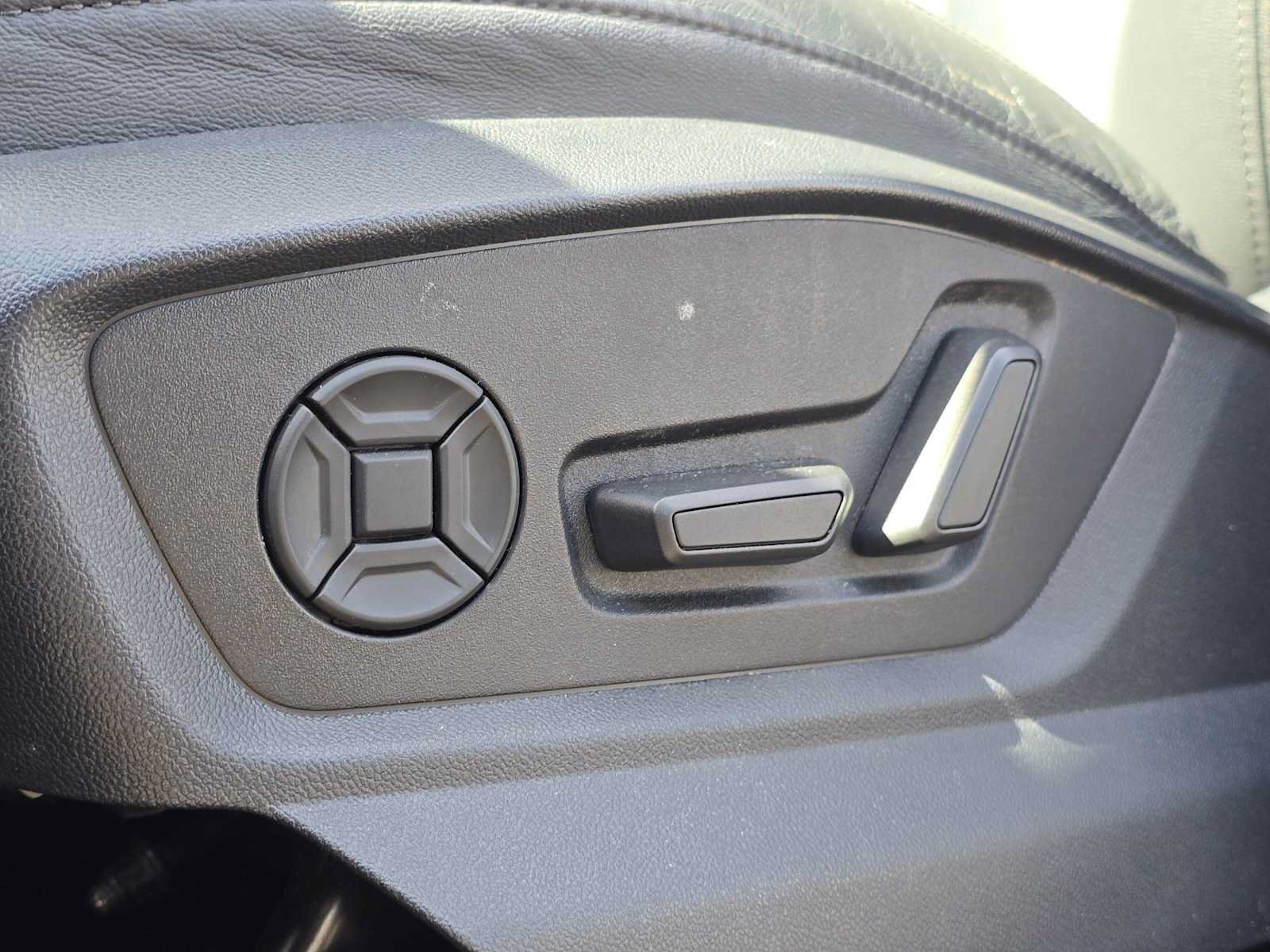 Used 2022 Audi Q7 3.0T Premium AWD/4WD image 27