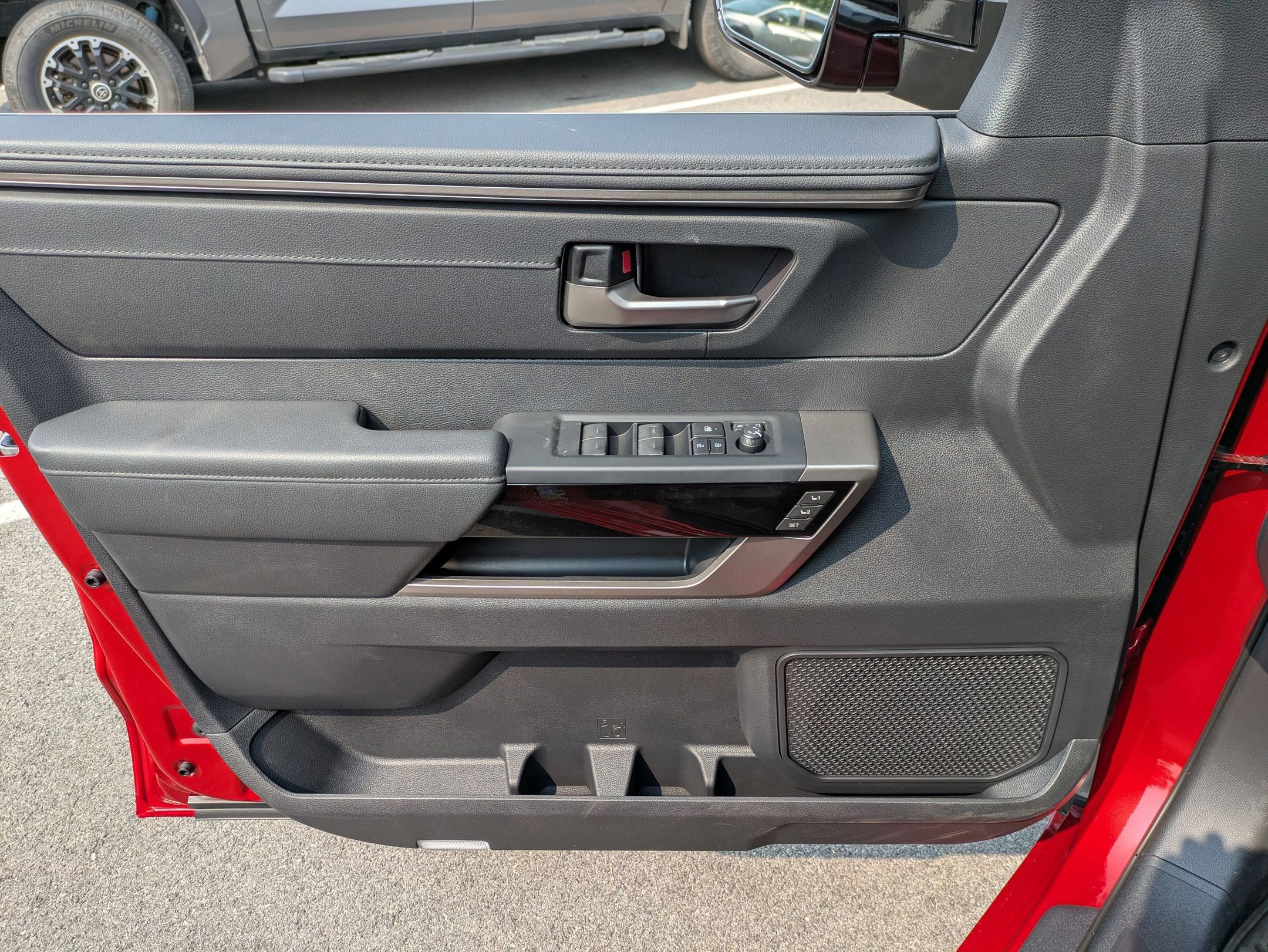 New 2025 Toyota Tundra Limited image 6